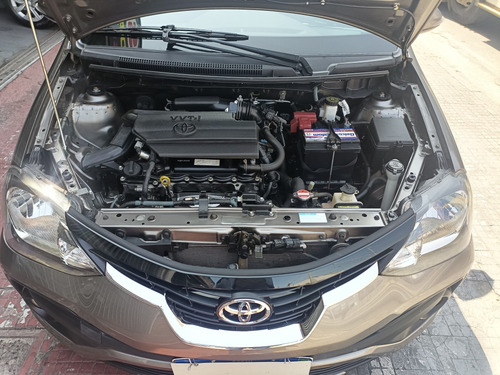 Toyota Etios Sedán 1.5 X Plus 16v Aut. 4p