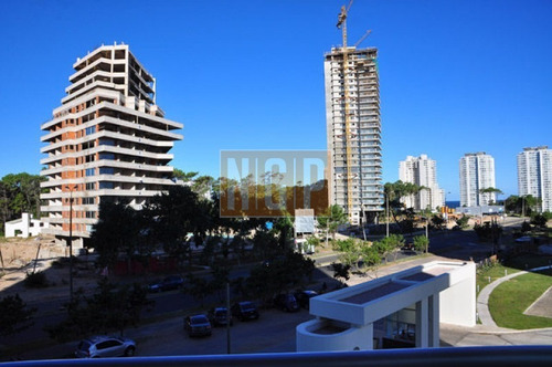 Roosevelt, A Pocas Cuadras Del Mar Edificio Con Todos Los Servicios-ref:3048