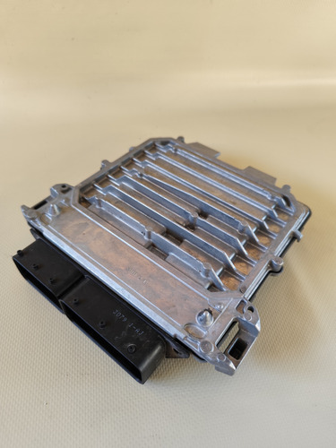 Computadora Motor Mercedes Benz Glc 300 2018 A2749000800 2.0 (Usado)