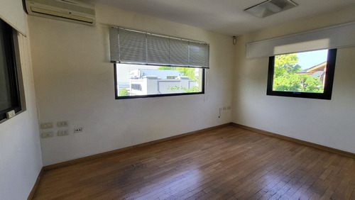 Oficina Alquiler Castelar Complejo Comercial