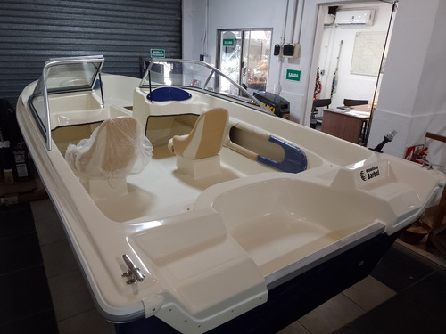 Lancha Open Cero Hs Trakker 520 Para Potencias De 40 A 90 Hp