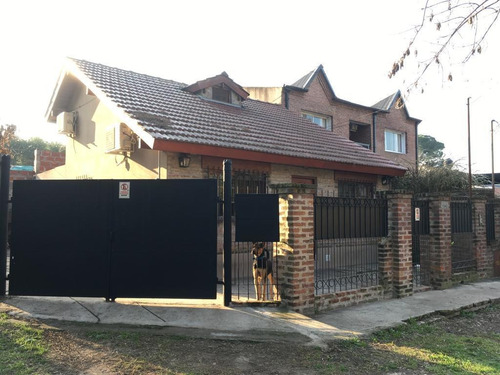 Chalet En 2 Plantas De 4 Amb C/patio Y Parrilla En El Talar