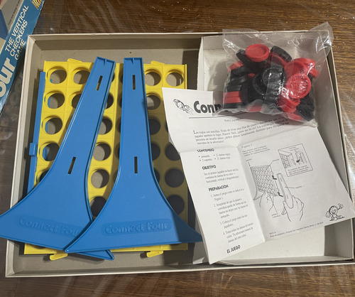 Juego De Mesa Connect Four 4 En Línea Milton Bradley (Usado)