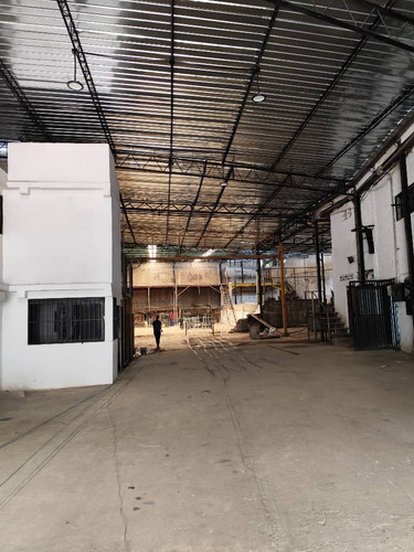 #1606 Galpón Para Taller De 1.400m2 En Urbanización Miranda - Caracas