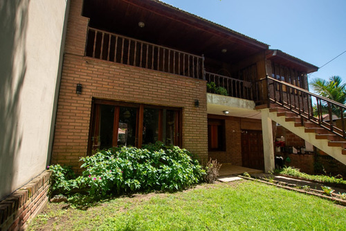 Casa Tipo Chalet Con Patio Y Quincho Hasta  Personas, Zona Constitución, Mar Del Plata.