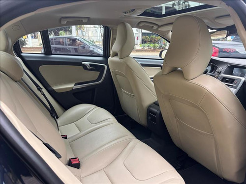 Volvo S60 2.0 t4 Momentum Gasolina 4p Automático