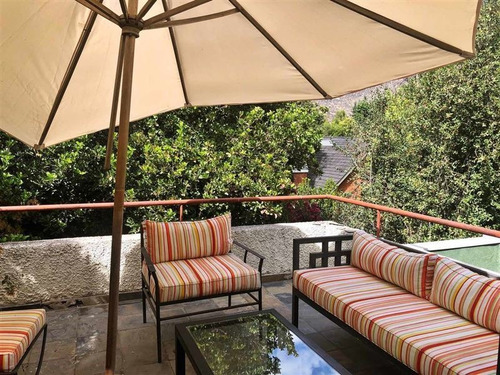 Casa En Venta De 5 Dorm. En Lo Barnechea