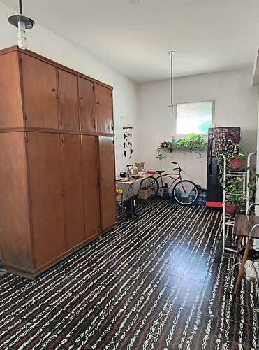 Casa En Venta - 2 Dormitorios 2 Baños - 275mts2 - Tolosa