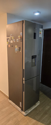 Refrigerador Samsung - Bottom Mount De 360l Con Space Max (Usado)