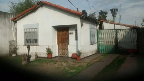 Vendo Casa De 3 Ambientes, Monte Grande Se Acepta Valores En Parte De Pago. 