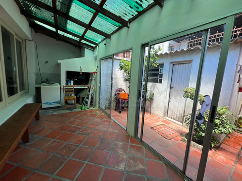 Oportunidad Para Inversión!!! Casa Y Locales Con Renta!