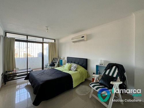 Departamento A La Venta En El Centro De Carlos Paz De 2 Dormitorios 2 Cocheras Y Pileta