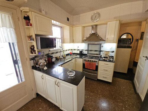 Casa Lote Propio 5 Amb. Con Jardín Y Pileta Floresta