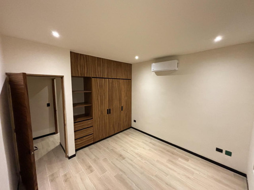 Oportunidad Casa En Venta En Cancun 4 Recamaras, Una En Pb. Cto De Servicio Con Baño