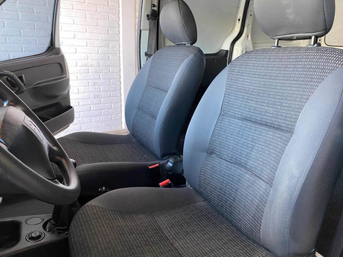 Imagen 9 de 12 de Peugeot Partner 2016 1.6 Hdi Furgon Confort