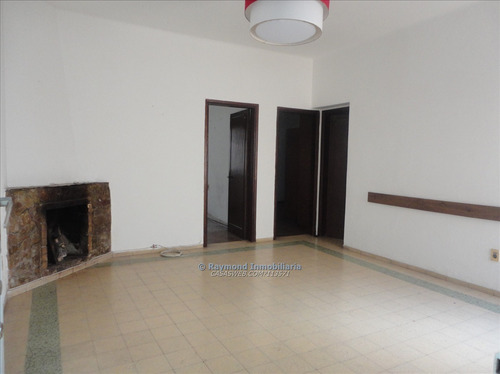 Apartamento En Venta. 2 Dormitorios Y Demás, 1º Por Esc.