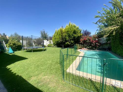 Oferta! Casa En El Carmen De Huechuraba 6d Más Serv.
