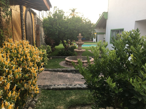 Imagen 6 de 14 de Residencia En Venta Con Jardín Y Alberca