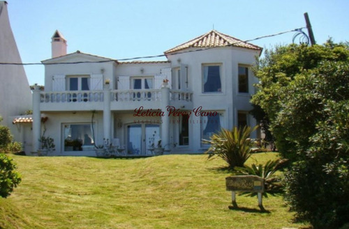 Imagen 1 de 13 de Casa En Montoya, 4 Dormitorios Con Vista Al Mar