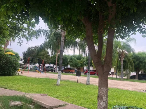 Casa Amueblada En Renta En Privada Caspio, Valle Alto