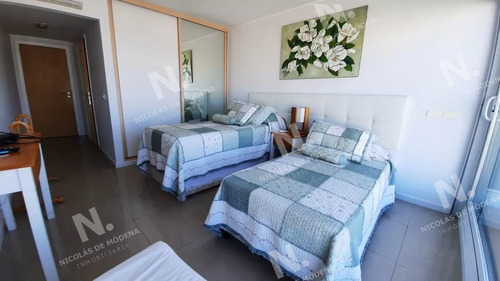 Imagen 18 de 20 de Apartamento De 3 Dormitorios En Playa Mansa, Edificio De Categoría - Punta Del Este Mansa