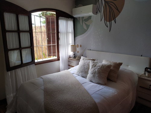 Imagen 4 de 14 de Esplendida Casa En El Pinar A 2 De La Playa, Jardín Y Fondo