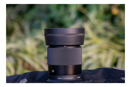 Lente Sigma 30 Mm F1.4 Dc Dn Contemporary Para Montura Nikon