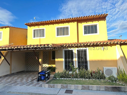 Kl Vende Moderna Y Espectacular Casa En El Trigal Cabudare #24-11261