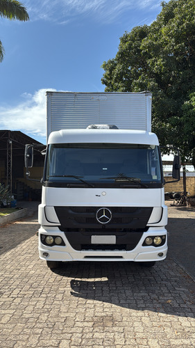Mb Atego 2426 - 215.977 Km - Baú 9,00x2,85 Com Plataforma