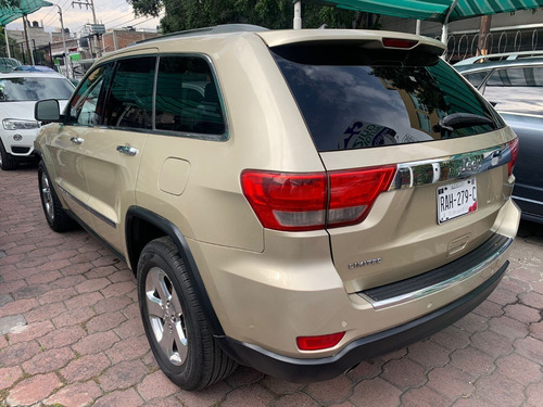 Imagen 2 de 13 de Jeep Grand Cherokee Limited Premium 2011