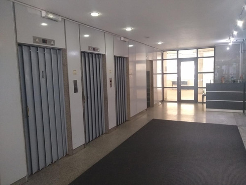 Imagen 20 de 21 de Oficina En Tribunales. Apto Vivienda