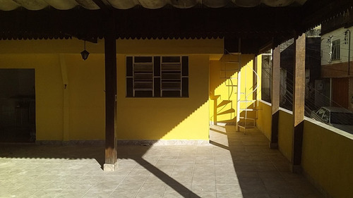 Encantadora Casa Com Lareira No Centro Da Charmosa Petrópolis, Em Discreta Rua Sem Saída.