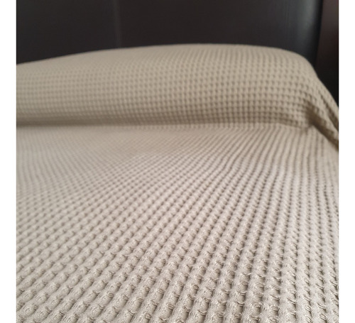 Imagen 2 de 3 de Manta Cama Nido De Abeja 100%cotton 2.75x2,5mt 2 1/2 Pazas
