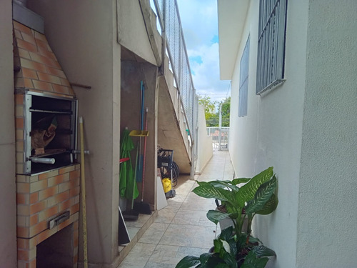 Casa Grande, Com Ótima Acessibilidade E Gerando Renda.