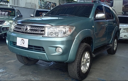 Toyota  Fortuner  Sr5