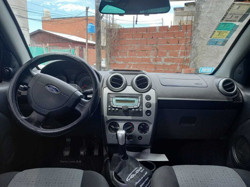 Imagen 11 de 15 de Ford Fiesta Max Edge Plus