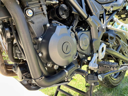 Imagen 14 de 17 de Moto Benelli Trk 502 X
