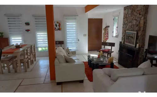 Venta Casa 3 Dormitorios Y Piscina En A 100 Mts De La Playa En Balneario Buenos Aires