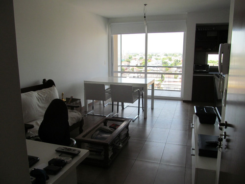 Imagen 5 de 14 de Departamento 2 Ambientes Con Balcon Y Vistas En Saenz Peña