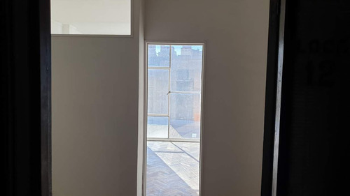 Imagen 3 de 6 de Oficina Con Baño Privado En Pleno Centro!