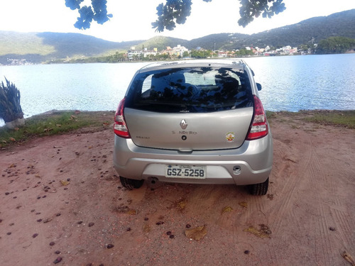 Imagem 4 de 6 de Renault Sandero 2012 1.0 16v Expression Hi-flex 5p