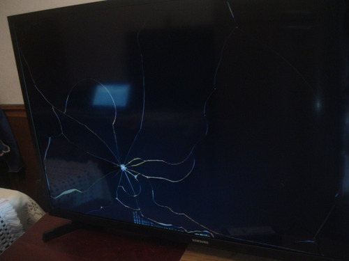 Imagem 3 de 8 de Tv Samsung Series 4 Un32j4290agxzd Hd 32 Tela Quebrada
