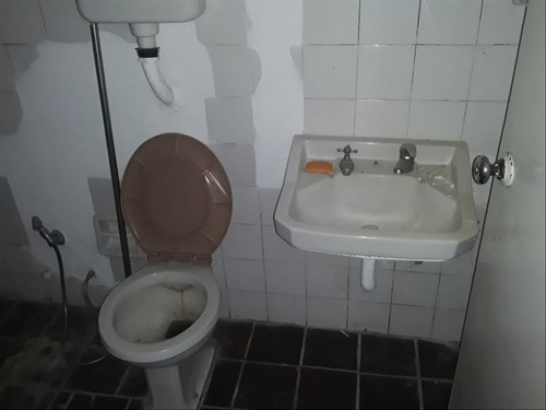 Apartamento En Planta Baja, De 3 Dormitorios En Cobena.