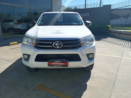 Toyota Hilux 4x2 D/c Sr 2.4 Tdi 6 M/t 2017