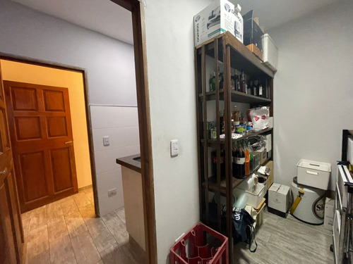 Venta Casa 2 Dormitorios, Cochera, Quincho Y Pileta En Fisherton