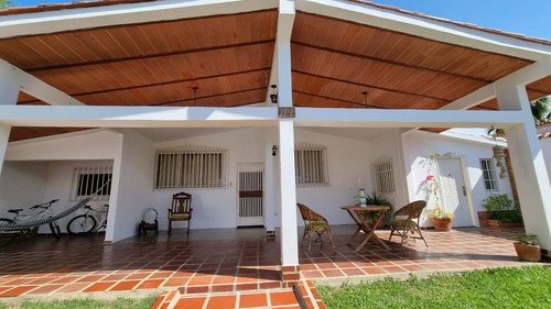 Imagen 2 de 10 de Casa En Venta