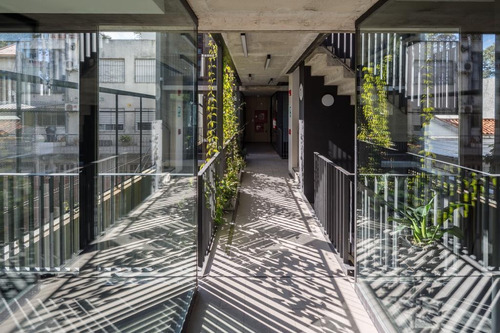 Venta Amplia Oficina Luis Alberto De Herrera Pocitos Nuevo Hub