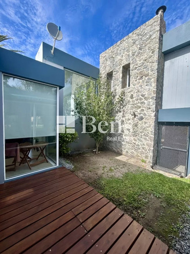 Venta Casa 2 Amplios Dormitorios Escritorio - Barbacoa - Padrón Único - Real De San Carlos - Colonia Del Sacramento