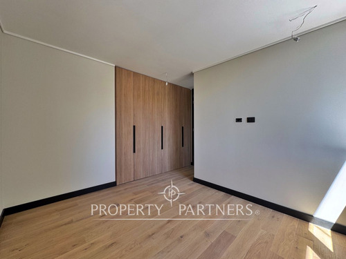 Moderno Departamento Nuevo: 2d/3b, Frente A Plaza ...