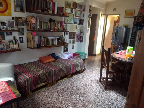 Imagen 3 de 17 de Departamento 3 Ambientes En Segundo Piso Por Escalera